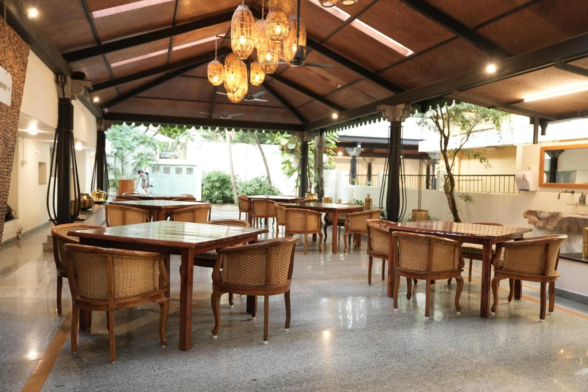 Hanu Reddy Residences Poes Garden Madrás Exterior foto