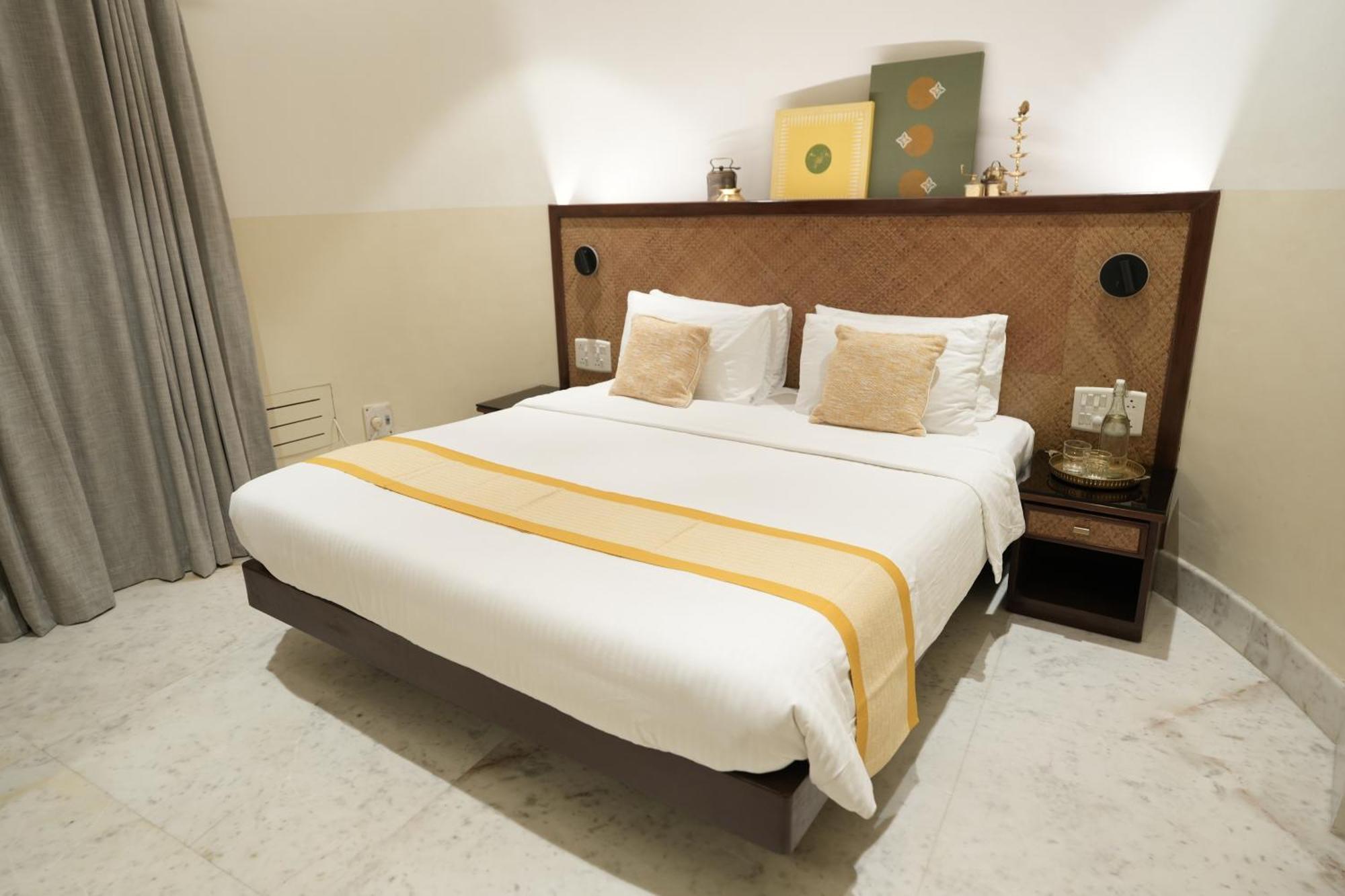 Hanu Reddy Residences Poes Garden Madrás Exterior foto