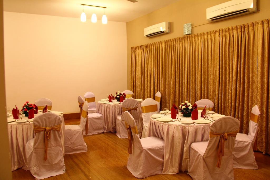Hanu Reddy Residences Poes Garden Madrás Exterior foto